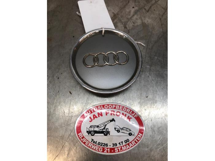 Używane Kolpak Audi A2 (8Z0) 1.4 16V Cena € 15,00 Procedura marży oferowane przez Autosloopbedrijf Jan Pronk B.V.