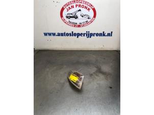 Begagnade Indikator, höger Ford Mondeo I 1.6i 16V (U9) Pris € 20,00 Marginaltabell erbjuds av Autosloopbedrijf Jan Pronk B.V.