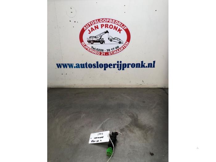 Begagnade Hastighetssensor Nissan Almera Tino (V10M) 2.0 16V CVT Pris € 100,00 Marginaltabell erbjuds av Autosloopbedrijf Jan Pronk B.V.