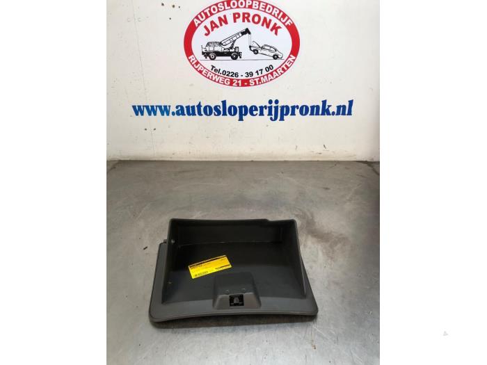 Begagnade Handskfack Chevrolet Spark (M300) 1.2 16V Pris € 20,00 Marginaltabell erbjuds av Autosloopbedrijf Jan Pronk B.V.