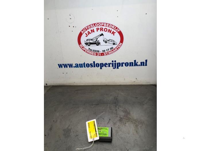 Używane Modul Bluetooth Mitsubishi ASX 1.6 MIVEC 16V Cena € 75,00 Procedura marży oferowane przez Autosloopbedrijf Jan Pronk B.V.