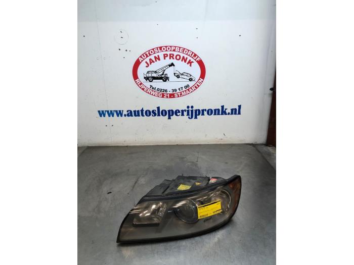 Gebrauchte Scheinwerfer links Volvo V50 (MW) 2.4 D5 20V Autom.. Preis € 125,00 Margenregelung angeboten von Autosloopbedrijf Jan Pronk B.V.