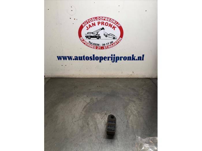 Usados Interruptor de ventanilla eléctrica Audi A2 (8Z0) 1.4 TDI Precio € 20,00 Norma de margen ofrecido por Autosloopbedrijf Jan Pronk B.V.