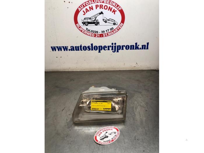 Używane Reflektor lewy Fiat Cinquecento 0.9 i.e. S Cena € 25,00 Procedura marży oferowane przez Autosloopbedrijf Jan Pronk B.V.