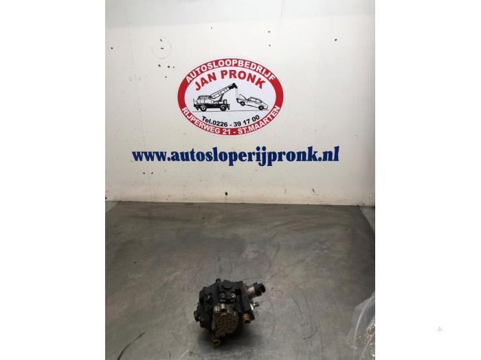 Begagnade Dieselpump Kia Sorento I (JC) 2.5 CRDi 16V VGT Pris € 150,00 Marginaltabell erbjuds av Autosloopbedrijf Jan Pronk B.V.