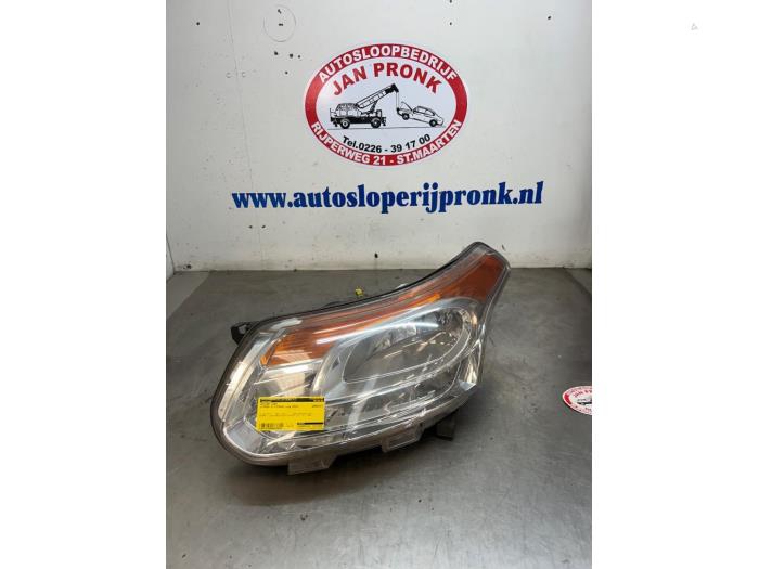 Używane Reflektor lewy Citroen C3 Picasso (SH) 1.4 16V VTI 95 Cena € 100,00 Procedura marży oferowane przez Autosloopbedrijf Jan Pronk B.V.