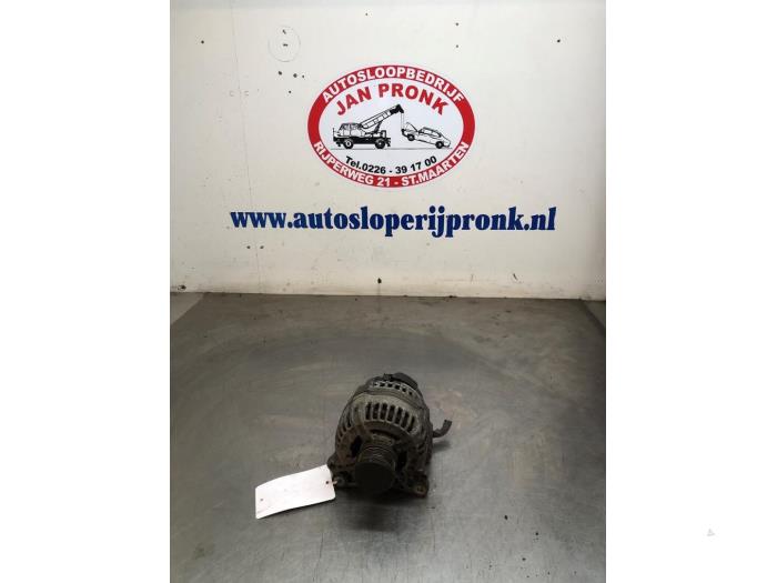 Gebrauchte Dynamo Volkswagen Touran (1T1/T2) 1.6 Preis € 40,00 Margenregelung angeboten von Autosloopbedrijf Jan Pronk B.V.