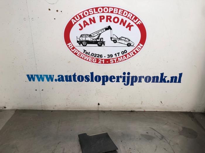 Begagnade Dekorstripe Volkswagen Touareg (7LA/7L6) 5.0 TDI V10 Pris € 25,00 Marginaltabell erbjuds av Autosloopbedrijf Jan Pronk B.V.