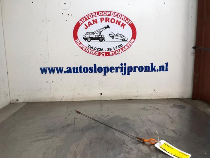 Gebrauchte Ölmessstab Volkswagen Touareg (7LA/7L6) 5.0 TDI V10 Preis € 25,00 Margenregelung angeboten von Autosloopbedrijf Jan Pronk B.V.