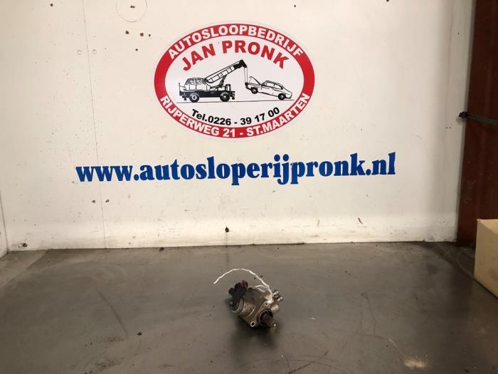 Gebrauchte Kraftstoffpumpe Mechanisch Volkswagen Passat Variant (3C5) 2.0 FSI 16V Preis € 125,00 Margenregelung angeboten von Autosloopbedrijf Jan Pronk B.V.