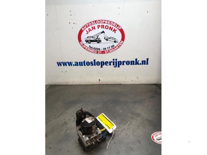 Begagnade ABS-pump Renault Megane III Grandtour (KZ) 1.5 dCi 110 Pris € 140,00 Marginaltabell erbjuds av Autosloopbedrijf Jan Pronk B.V.