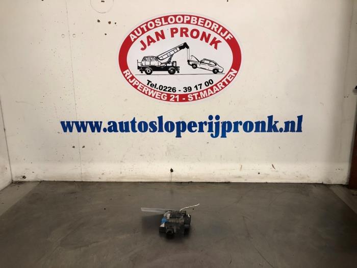 Usagé Module pompe carburant Volkswagen Tiguan (5N1/2) 2.0 TSI 16V 4Motion Prix € 30,00 Règlement à la marge proposé par Autosloopbedrijf Jan Pronk B.V.