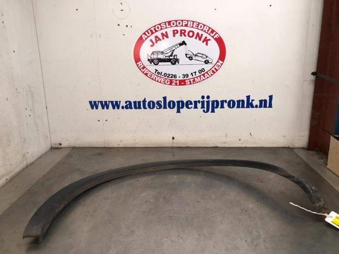 Begagnade Dekorstripe Nissan Qashqai (J10) 1.6 16V Pris € 20,00 Marginaltabell erbjuds av Autosloopbedrijf Jan Pronk B.V.