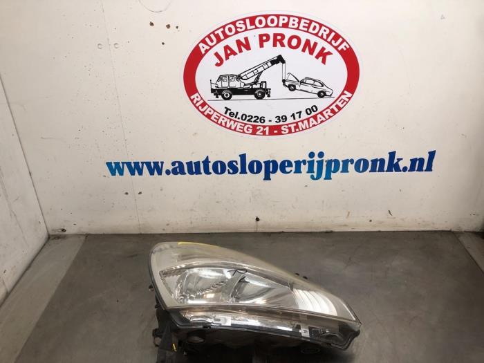 Używane Reflektor prawy Renault Modus/Grand Modus (JP) 1.2 16V TCE 100 Cena € 45,00 Procedura marży oferowane przez Autosloopbedrijf Jan Pronk B.V.