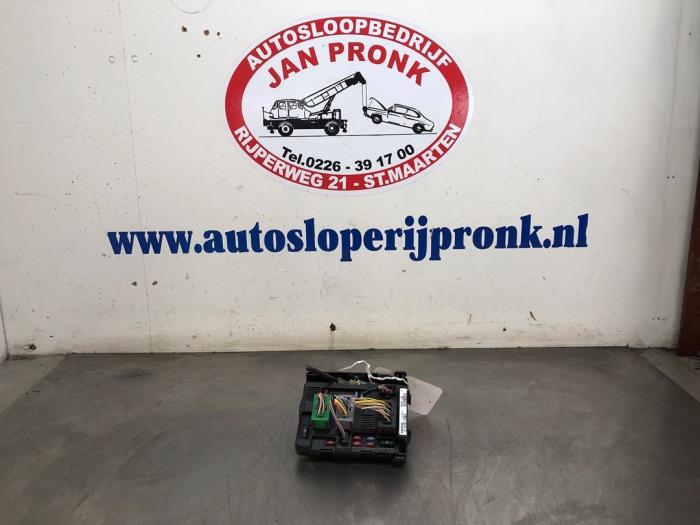 Begagnade Säkringsbox Peugeot Partner 2.0 HDI Pris € 25,00 Marginaltabell erbjuds av Autosloopbedrijf Jan Pronk B.V.