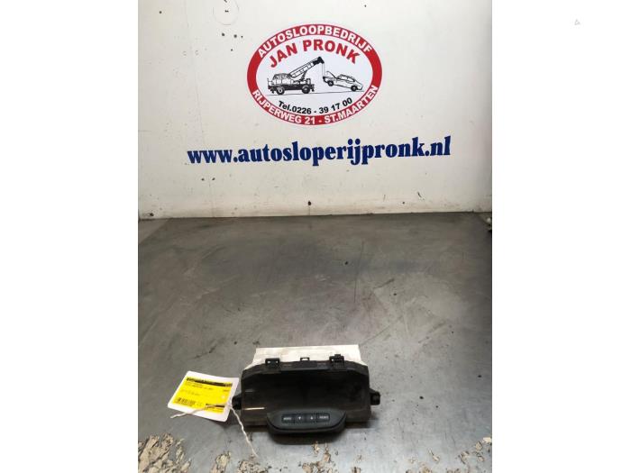 Begagnade Innerdisplay Toyota Land Cruiser (J12) 3.0 D-4D 16V Pris € 75,00 Marginaltabell erbjuds av Autosloopbedrijf Jan Pronk B.V.