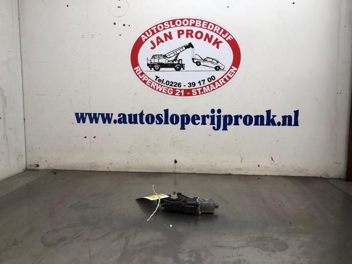 Usados Motor de ventanilla de puerta Hyundai iX20 (JC) 1.4i 16V Precio € 25,00 Norma de margen ofrecido por Autosloopbedrijf Jan Pronk B.V.