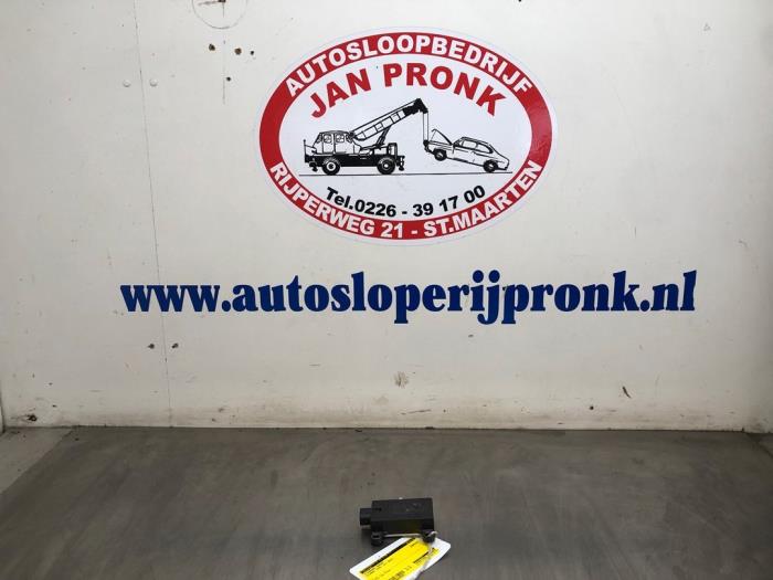 Begagnade Styrvinkelsensor Hyundai iX35 (LM) 2.0 16V Pris € 50,00 Marginaltabell erbjuds av Autosloopbedrijf Jan Pronk B.V.