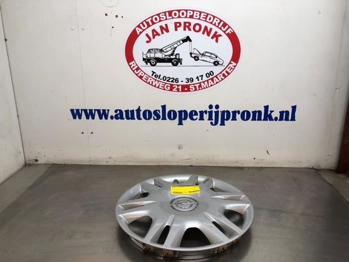 Używane Kolpak Opel Corsa E 1.4 16V Cena € 10,00 Procedura marży oferowane przez Autosloopbedrijf Jan Pronk B.V.