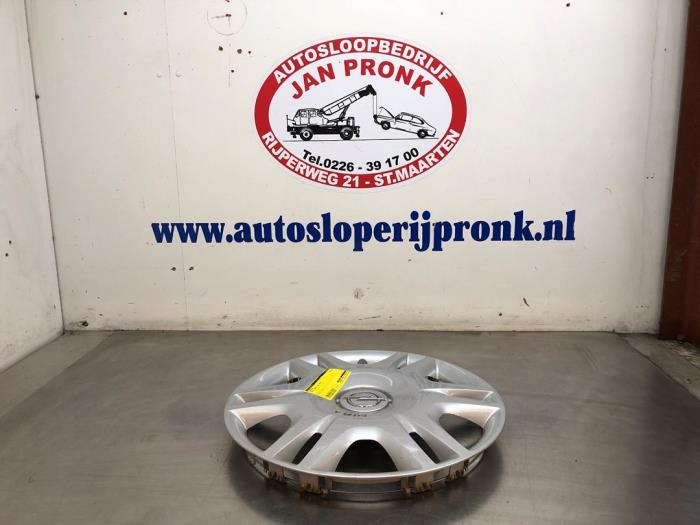 Używane Kolpak Opel Corsa E 1.4 16V Cena € 10,00 Procedura marży oferowane przez Autosloopbedrijf Jan Pronk B.V.