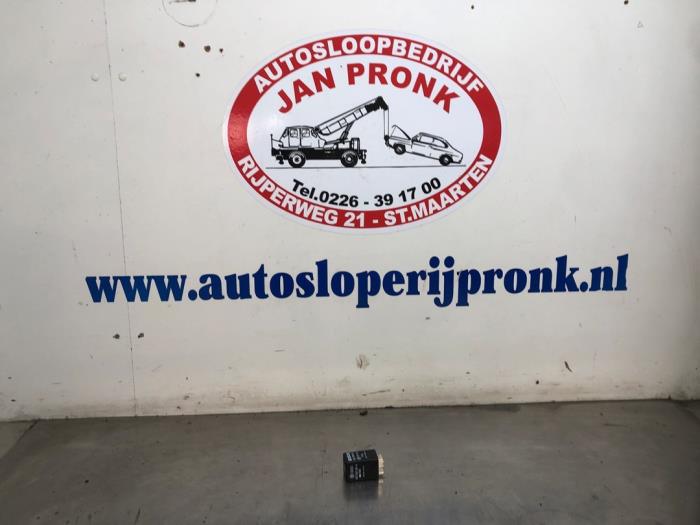 Używane Przekaznik Volkswagen Transporter T5 2.5 TDi PF Cena € 15,00 Procedura marży oferowane przez Autosloopbedrijf Jan Pronk B.V.