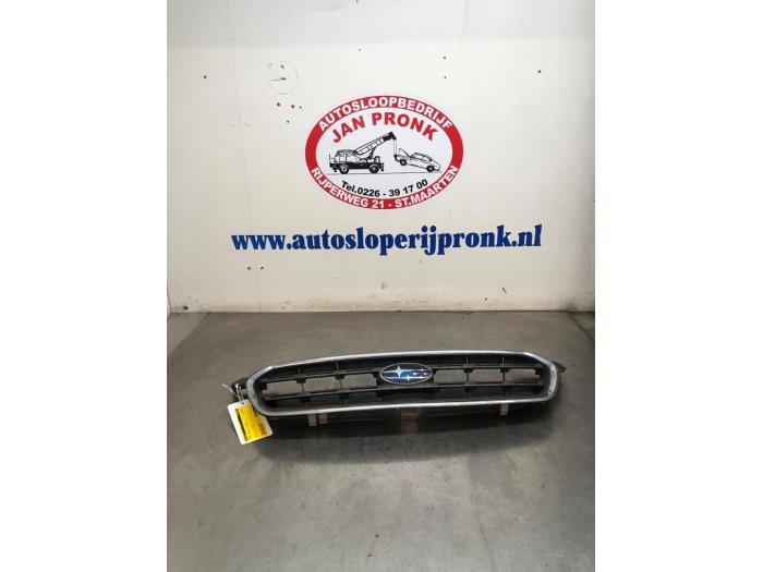 Begagnade Grill Subaru Outback (BP) 2.5 16V Pris € 50,00 Marginaltabell erbjuds av Autosloopbedrijf Jan Pronk B.V.
