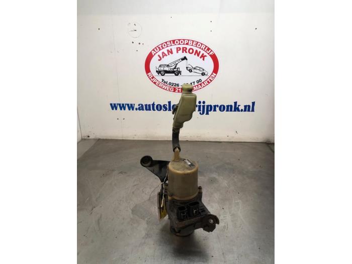 Usagé Pompe de direction Mazda 5 (CWA9) 2.0i 16V Prix € 100,00 Règlement à la marge proposé par Autosloopbedrijf Jan Pronk B.V.