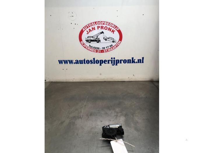 Usados Motor de ventanilla de puerta Mazda 5 (CWA9) 2.0i 16V Precio € 40,00 Norma de margen ofrecido por Autosloopbedrijf Jan Pronk B.V.