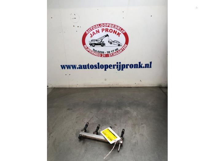 Usagé Système d'injection Opel Corsa E 1.4 16V Prix € 30,00 Règlement à la marge proposé par Autosloopbedrijf Jan Pronk B.V.