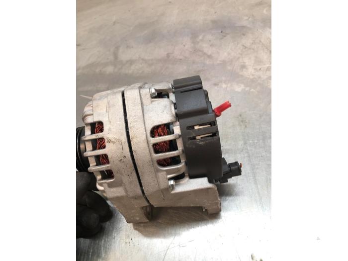 Dynamo van een Renault Twingo (C06) 1.2 16V 2002