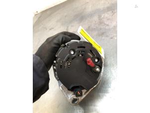 Dynamo van een Renault Twingo (C06) 1.2 16V 2002