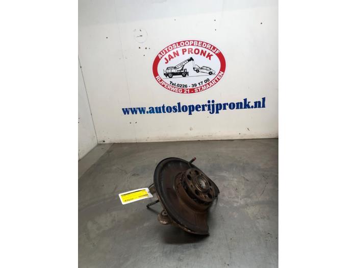Begagnade Bakre nav Mercedes C (W204) 1.8 C-180 CGI 16V Pris € 40,00 Marginaltabell erbjuds av Autosloopbedrijf Jan Pronk B.V.