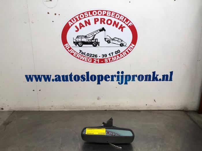 Używane Lusterko wewnetrzne Volvo V70 (SW) 2.4 20V 170 Cena € 50,00 Procedura marży oferowane przez Autosloopbedrijf Jan Pronk B.V.