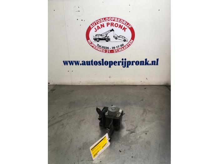 Begagnade ABS-pump Nissan Micra (K13) 1.2 12V Pris € 100,00 Marginaltabell erbjuds av Autosloopbedrijf Jan Pronk B.V.