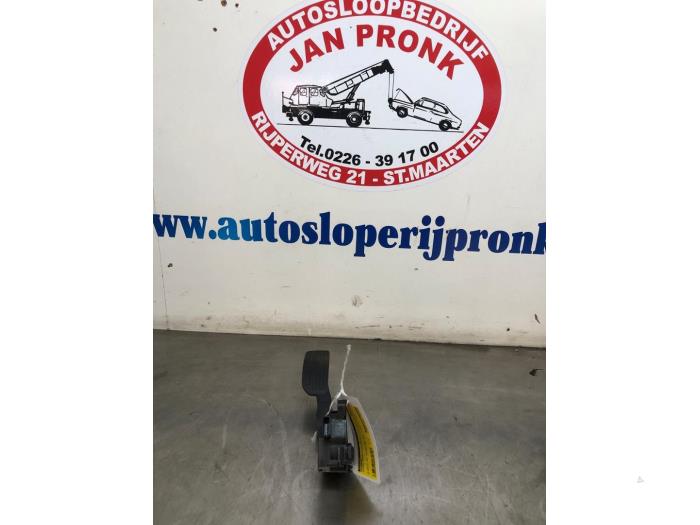 Używane Pedal gazu Nissan Micra (K13) 1.2 12V Cena € 25,00 Procedura marży oferowane przez Autosloopbedrijf Jan Pronk B.V.