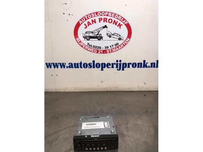 Używane Radio Citroen C5 III Tourer (RW) 2.0 16V Cena € 60,00 Procedura marży oferowane przez Autosloopbedrijf Jan Pronk B.V.