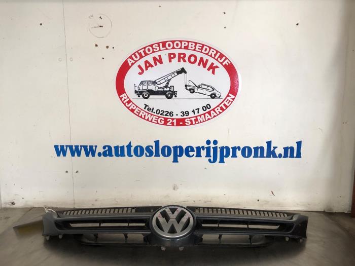 Używane Grill Volkswagen Golf Plus (5M1/1KP) 1.6 FSI 16V Cena € 50,00 Procedura marży oferowane przez Autosloopbedrijf Jan Pronk B.V.