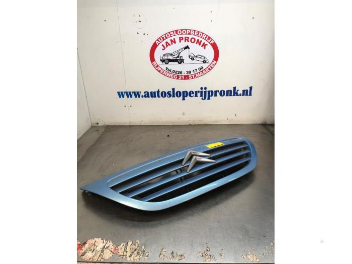 Begagnade Grill Citroen C3 (FC/FL/FT) 1.1 Pris € 30,00 Marginaltabell erbjuds av Autosloopbedrijf Jan Pronk B.V.