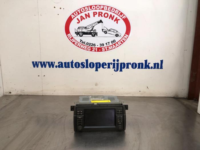 Begagnade Radio BMW 3 serie (E46/4) 316i 16V Pris € 50,00 Marginaltabell erbjuds av Autosloopbedrijf Jan Pronk B.V.
