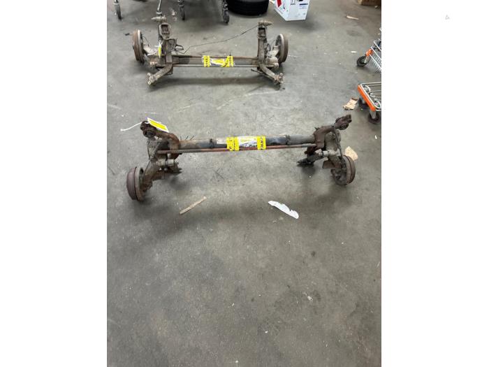 Gebrauchte Hinterachse Vorderradantrieb Peugeot 206 (2A/C/H/J/S) 1.1 XN,XR Preis € 125,00 Margenregelung angeboten von Autosloopbedrijf Jan Pronk B.V.
