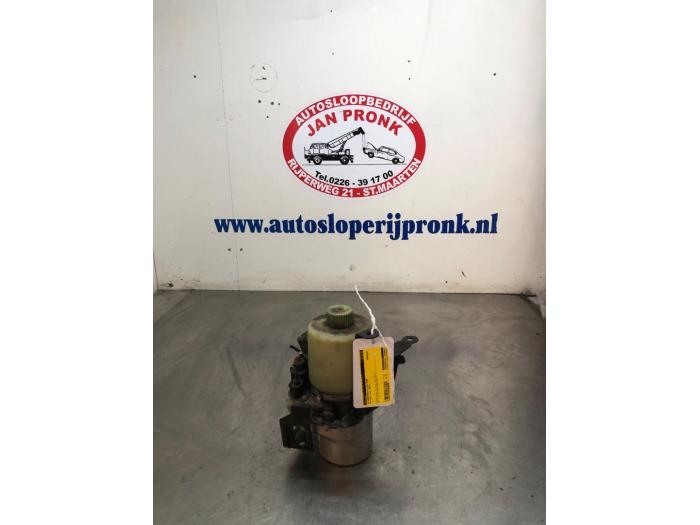 Usagé Pompe direction assistée Volkswagen Polo IV (9N1/2/3) 1.4 16V Prix € 40,00 Règlement à la marge proposé par Autosloopbedrijf Jan Pronk B.V.