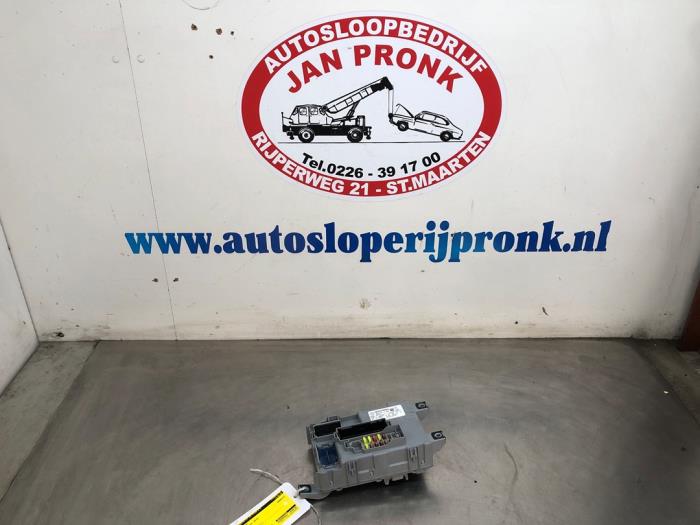 Begagnade Säkringsbox Fiat Panda (312) 0.9 TwinAir Turbo 80 Pris € 100,00 Marginaltabell erbjuds av Autosloopbedrijf Jan Pronk B.V.