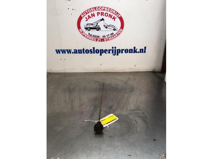 Gebrauchte Ölmessstab Fiat Panda (312) 0.9 TwinAir 65 Preis € 15,00 Margenregelung angeboten von Autosloopbedrijf Jan Pronk B.V.