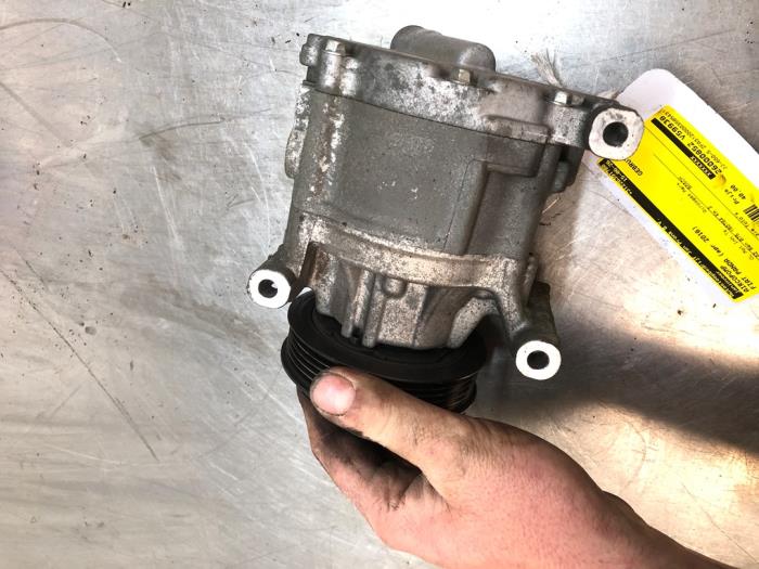 Klimapumpe van een Fiat Panda (312) 0.9 TwinAir Turbo 80 2016