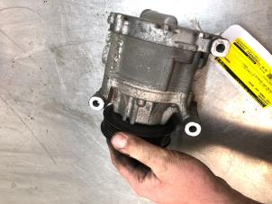 Klimapumpe van een Fiat Panda (312) 0.9 TwinAir Turbo 80 2016
