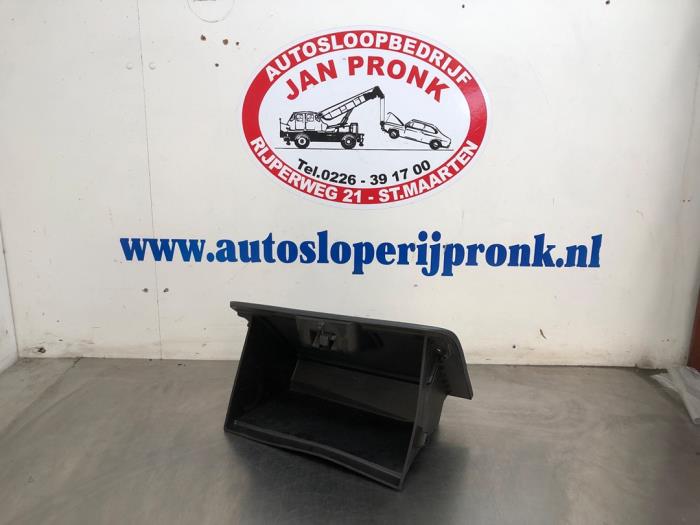 Begagnade Handskfack Suzuki Celerio (LF) 1.0 12V Dualjet Pris € 25,00 Marginaltabell erbjuds av Autosloopbedrijf Jan Pronk B.V.