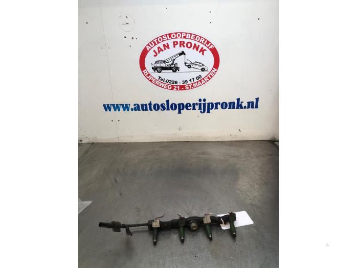 Usagé Système d'injection Toyota Celica (ZZT230/231) 1.8i 16V Prix € 75,00 Règlement à la marge proposé par Autosloopbedrijf Jan Pronk B.V.