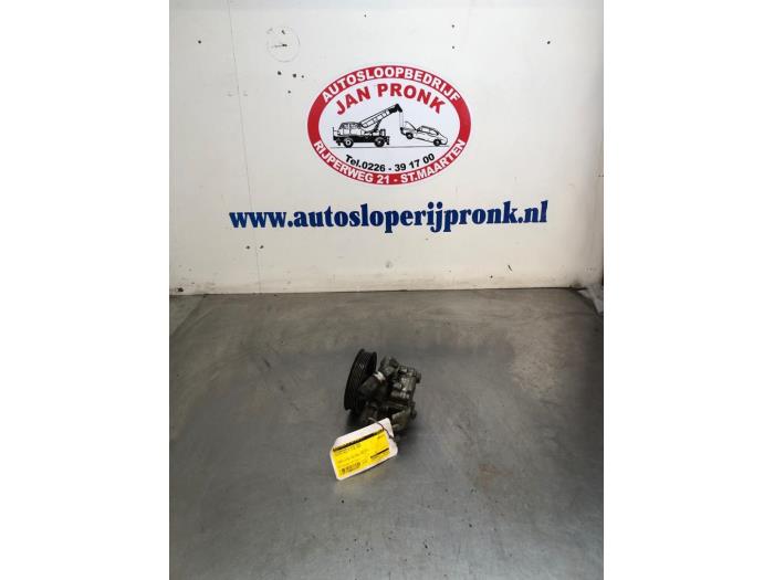 Usagé Pompe de direction Toyota Celica (ZZT230/231) 1.8i 16V Prix € 40,00 Règlement à la marge proposé par Autosloopbedrijf Jan Pronk B.V.