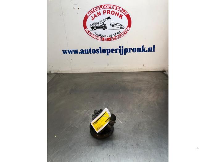 Usagé Pompe de direction Opel Insignia 2.0 Turbo 16V Ecotec Prix € 75,00 Règlement à la marge proposé par Autosloopbedrijf Jan Pronk B.V.