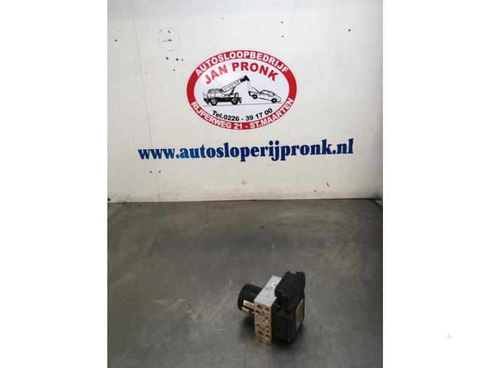 Usagé Pompe ABS Opel Insignia 2.0 Turbo 16V Ecotec Prix € 50,00 Règlement à la marge proposé par Autosloopbedrijf Jan Pronk B.V.
